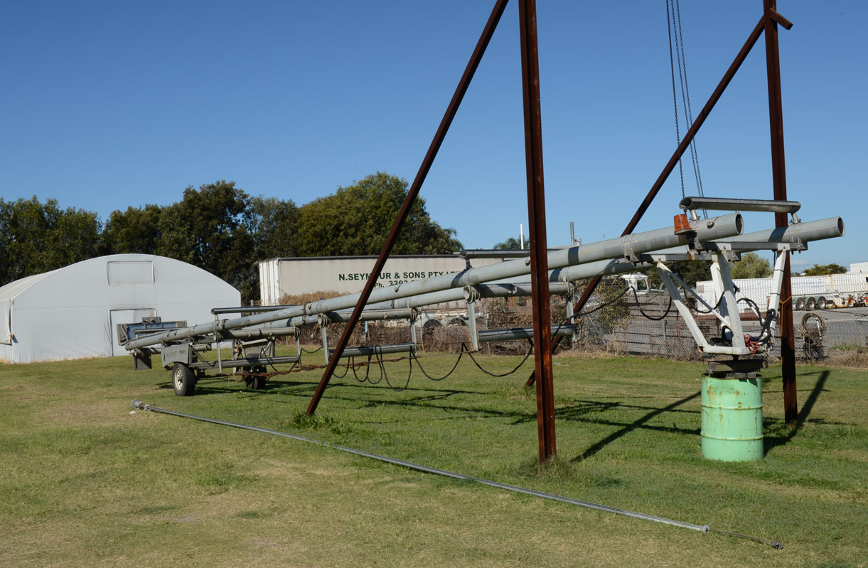 We have a mast jig so we can load/unload masts for you
